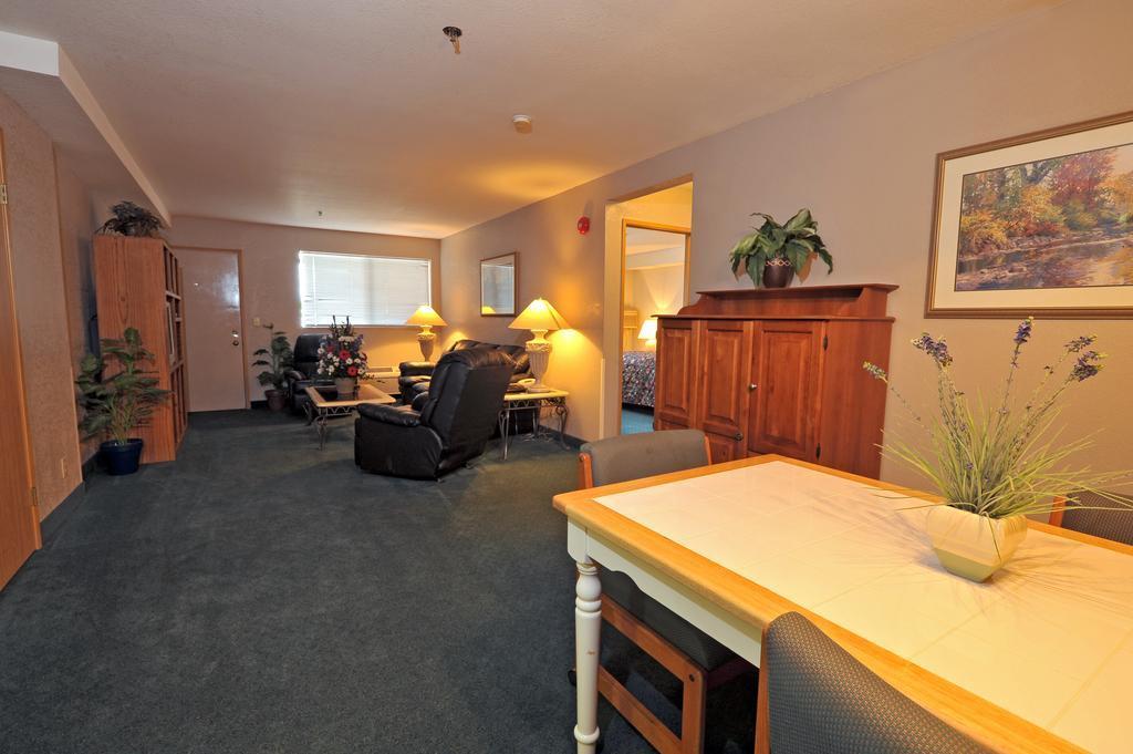 Shilo Inn Suites Hotel - Nampa Suites Экстерьер фото